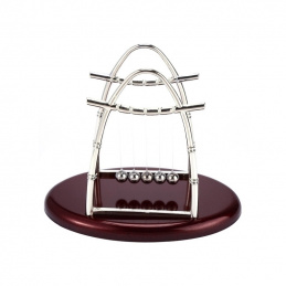 Q84 WAHADŁO KULKI NEWTONA NA BIURKO