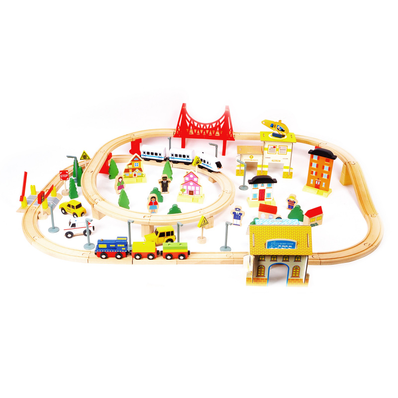 Aga4Kids Holzeisenbahn 108 Teile mit Batterie