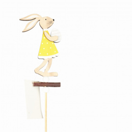 Zajączek drewniany na piku wielkanocny