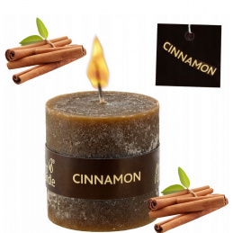 Svíčka s vůní skořice